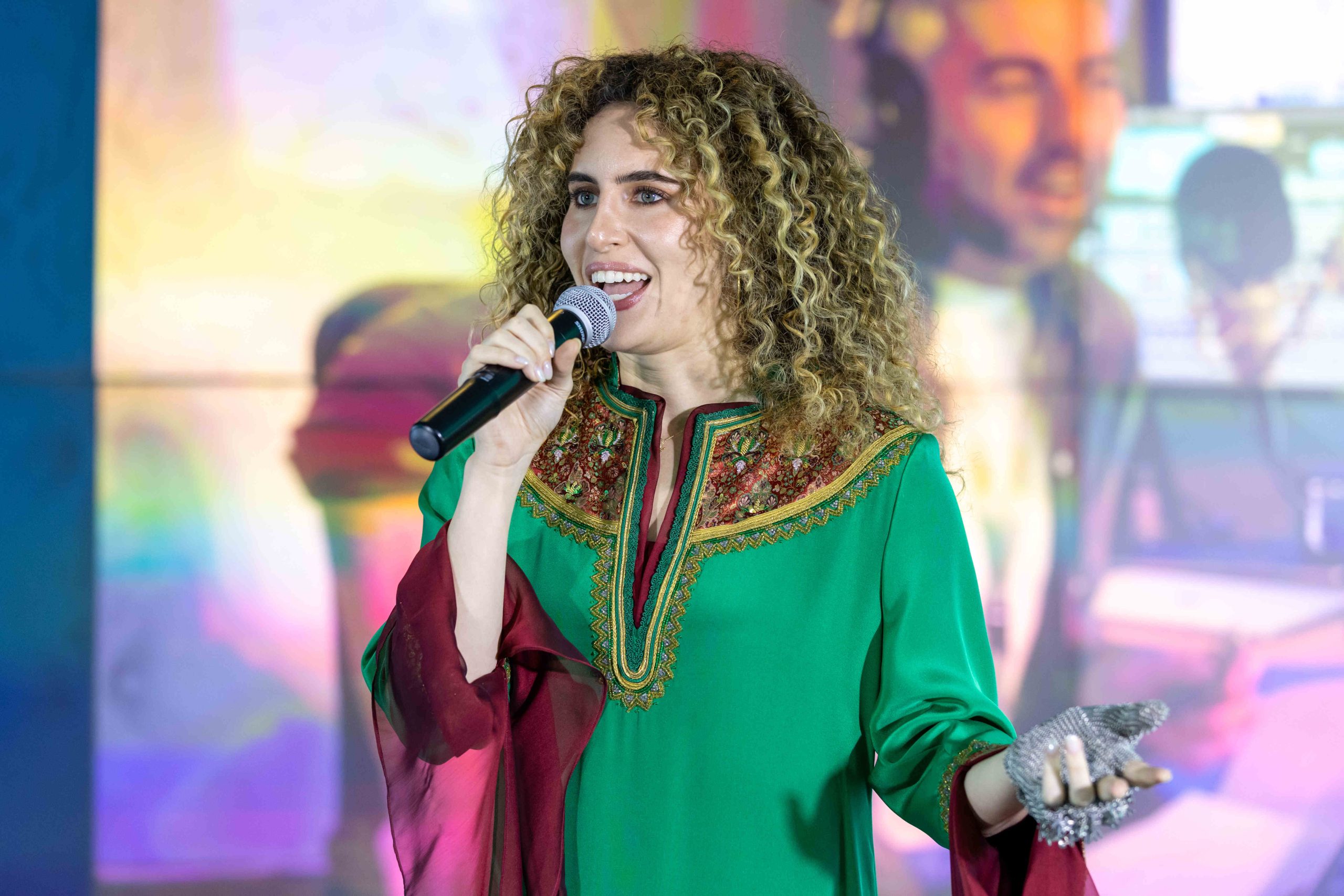 Tam Tam performed live her new single scaled