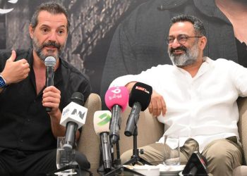 بالفيديو - جورج خباز وعادل كرم يجتمعان بمسرحية خيال صحرا وهذا ما ينتظر الجمهور