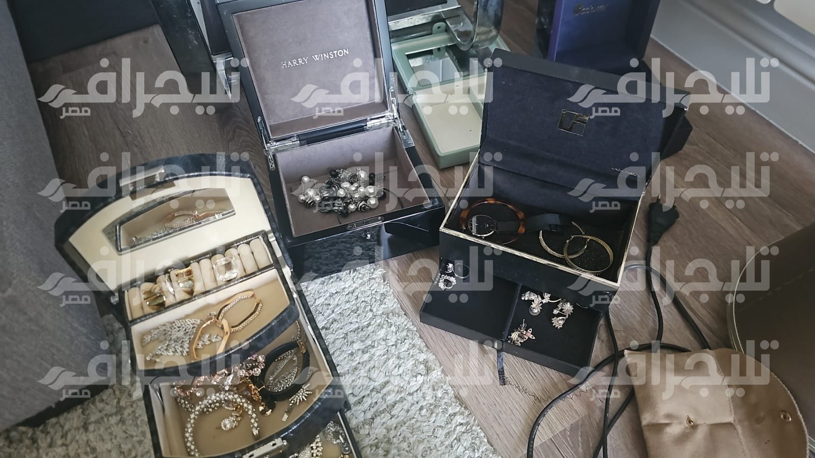 GUTIOW5WEAAv4Sb