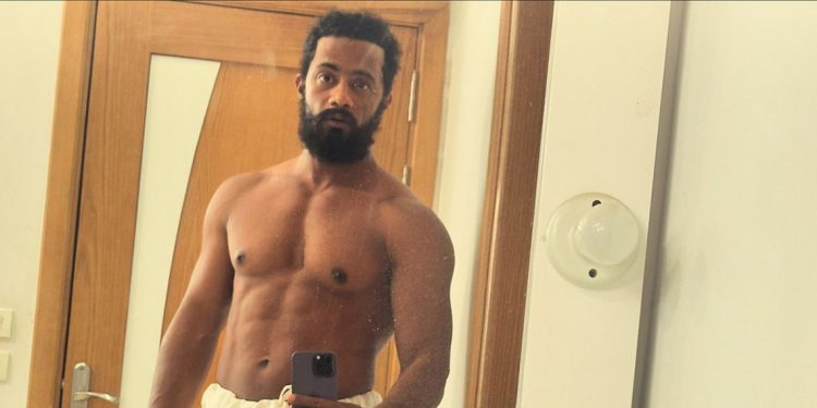 محمد رمضان يشوق الجمهور لفيلم أسد أسود بصورة من الكواليس