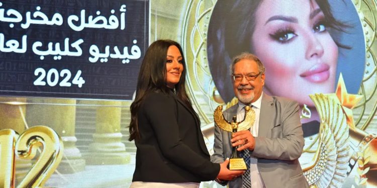 رودينا حاطوم تفوز بجائزة أفضل فيديو كليب لعاصي الحلاني العين عليه 1 رودينا حاطوم تفوز بجائزة أفضل فيديو كليب عن العين عليه