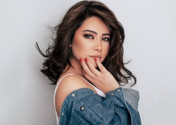 شيرين ترسل أغاني ألبومها للجمهور بشكل مباشر بعد حذفها من جميع المنصات