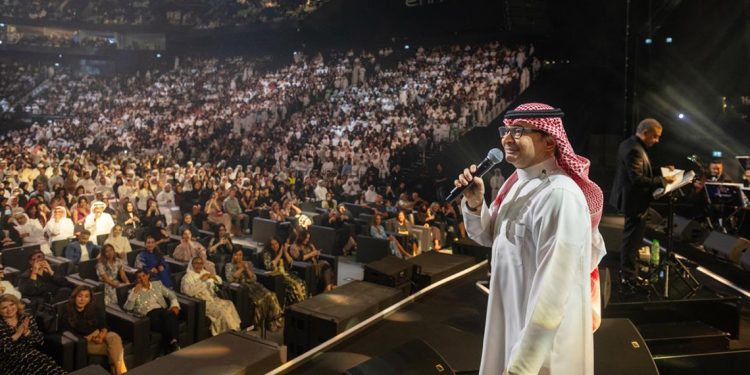 عبد المجيد عبد الله يغني في أبوظبي أمام 15 الف متفرج وموقف طريف في الكواليس