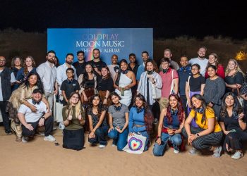 تحت القمر والنجوم جلسة استماع مميزة لألبوم Coldplay الجديد في دبي