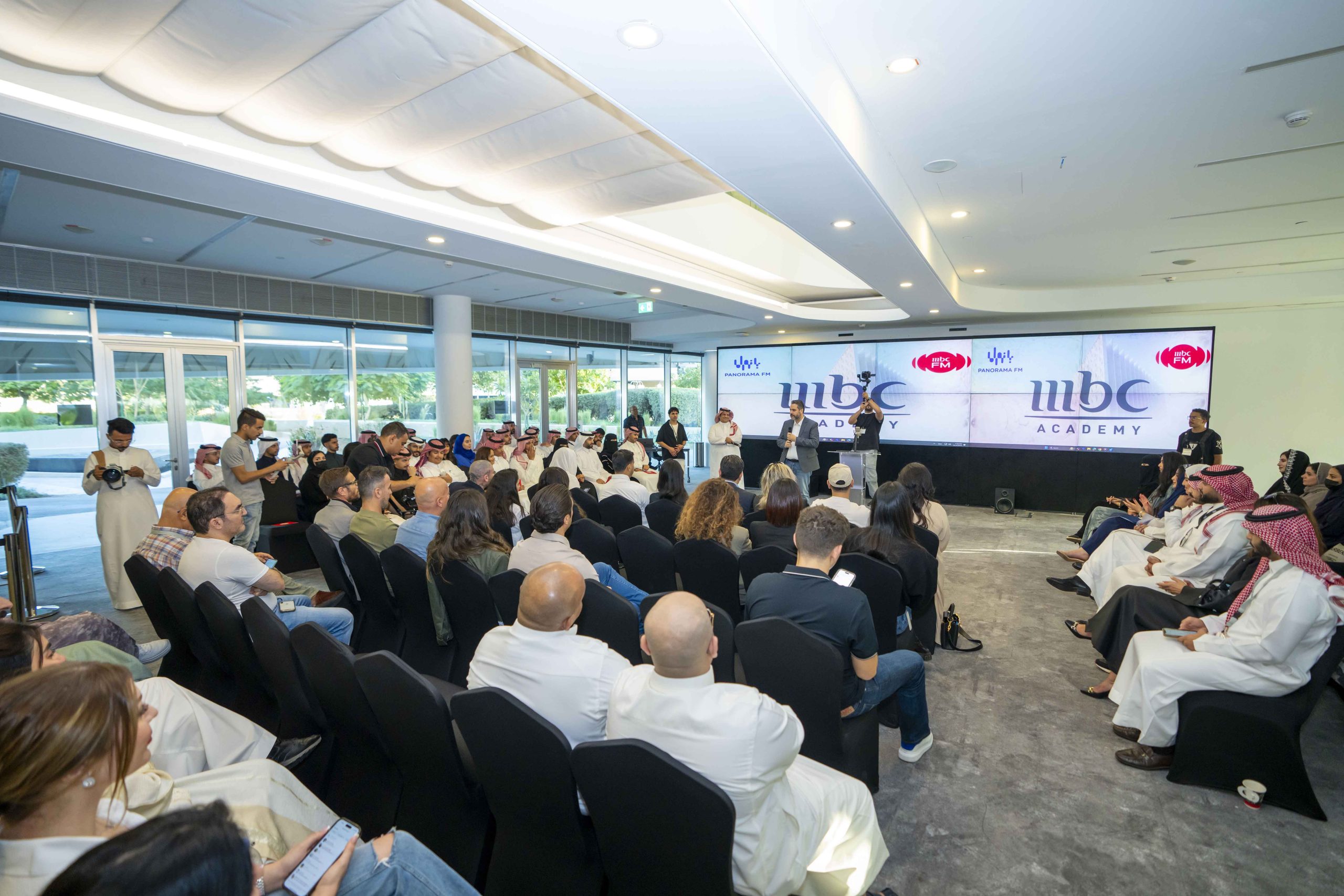 6 MBC ACADEMY AND MBC RADIOS دورة المذيع المتميز scaled