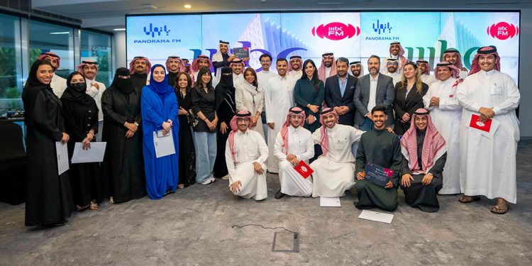 تخريج مذيعي ومذيعات الدورة الأولى من برنامج المذيع المتميز