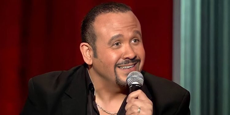 هشام عباس يتعرض لوعكة صحية تمنعه من الكلام والغناء 1 هشام عباس يتعرض لوعكة صحية تمنعه من الكلام والغناء