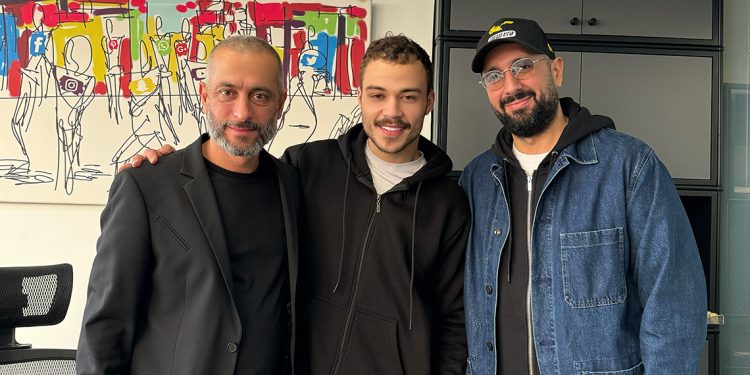 سيلاوي يتعاقد مع شركة التوزيع الرقمي شبكة بسلسلة من الأعمال 1 سيلاوي يتعاقد مع شركة التوزيع شبكة بسلسلة من الأعمال