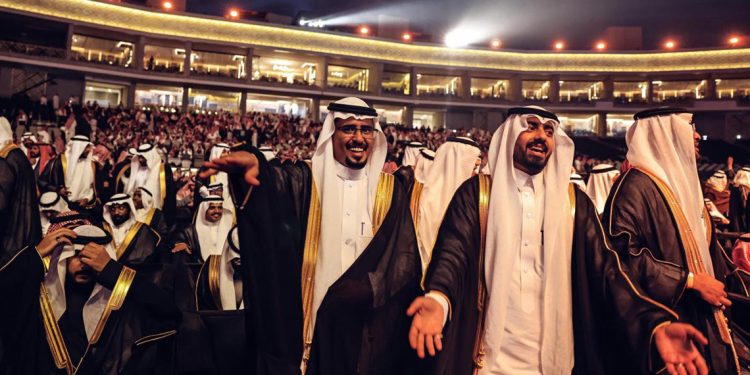 موسم الرياض يحتفل بزفاف جماعي لـ300 عريس مع أشهر النجوم