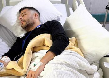 وكان حماقي قد أصيب بثلاث جلطات في القلب في وقت سابق