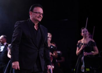 المايسترو ليث موريس ميشيل يجمع موسيقيين من حول العالم بحفل في دبي