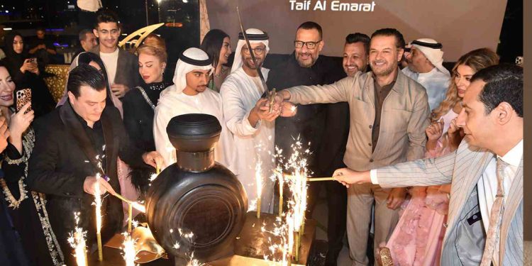 طيف الامارات تجمع النجوم بسحور مميز في فندق بلازو فيرساتشي دبي 1 طيف الامارات تجمع النجوم بسحور مميز في فندق بلازو فيرساتشي دبي