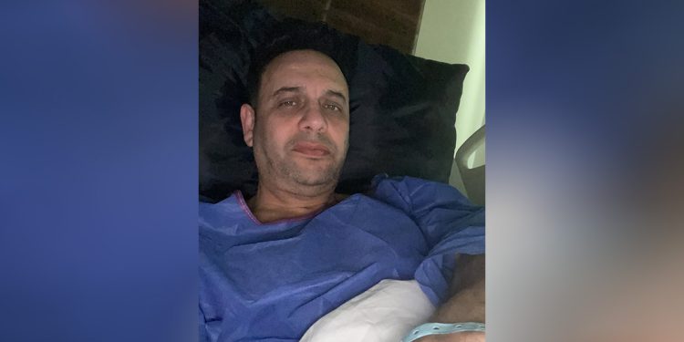 مصطفى قمر يخضع لعملية جراحية دقيقة في الأحبال الصوتية 1 مصطفى قمر يخضع لعملية جراحية دقيقة في الأحبال الصوتية