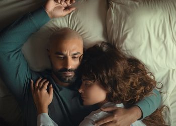 كريم فهمي يفاجئ الجمهور بإطلالة مختلفة في بوستر مسلسله الجديد