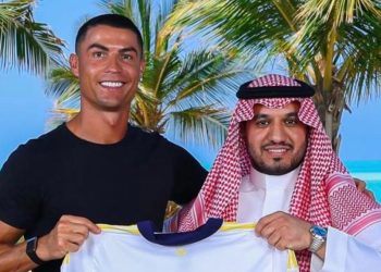 رونالدو يُجدد عقده مع نادي النصر السعودي