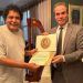 تكريم محمد منير في مصر بحفل رسمي للهيئة الوطنية للإعلام 8 تكريم محمد منير في مصر بحفل رسمي للهيئة الوطنية للإعلام