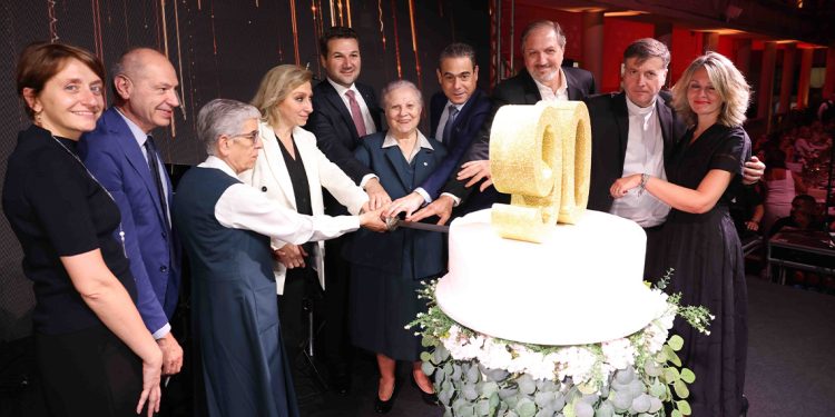 مدرسة القلبين الأقدسين السيوفي تقدّم ٩٠ منحة دراسيّة في عيدها التسعين 1 مدرسة القلبين الأقدسين السيوفي تقدّم ٩٠ منحة دراسيّة في عيدها التسعين