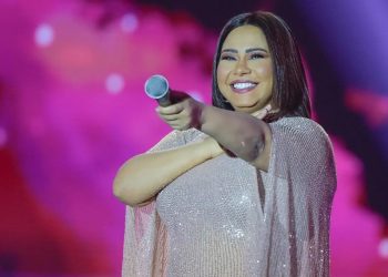 شيرين تستقر في لبنان وشقيقها يعلن طرد مدير أعمالها الجديد