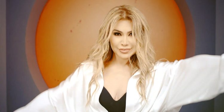 نوال الزغبي تصدر إنت مين من ألبومها الجديد 1 نوال الزغبي تصدر إنت مين من ألبومها الجديد