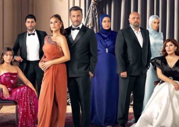 القاء القبض على كاتبة مسلسل شراب التوت بتهمة التأثير على العائلة