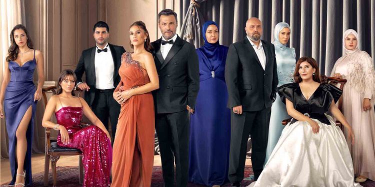 القاء القبض على كاتبة مسلسل شراب التوت بتهمة التأثير على العائلة