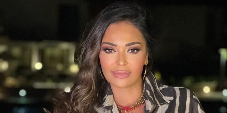 داليا البحيري تنجو من حادث سير خطير