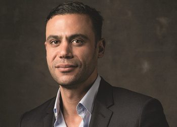 محمد إمام يشوق جمهوره لأجمل فيلم في مسيرته