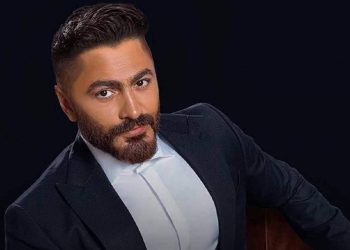 نقل تامر حسني الى المستشفى بعد تعرضه لكسر في قدمه