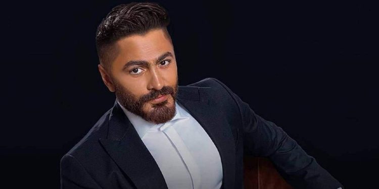 نقل تامر حسني الى المستشفى بعد تعرضه لكسر في قدمه