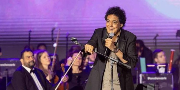 نقل محمد منير الى المستشفى وهذه تطورات حالته الصحية