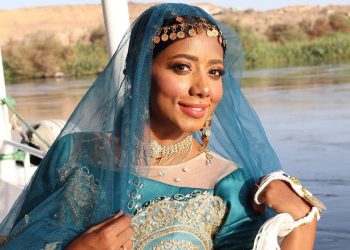سيرا كاشون تحتفي بتراث جنوب مصر بأغنيتها الجديدة يابو الروايح