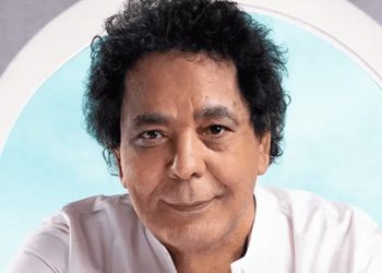 القلق على صحة محمد منير يعود الى الواجهة بعد تأجيل حفله في دبي