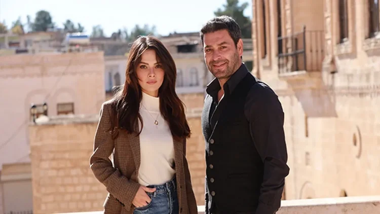 مشهد غير لائق في مسلسل المدينة البعيدة يشعل الانتقادات في تركيا 1 مشهد غير لائق في مسلسل المدينة البعيدة يشعل الانتقادات في تركيا
