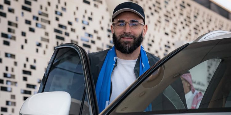 كريم بنزيما ينضم رسمياً الى نادي الهلال السعودي 1 كريم بنزيما ينضم رسمياً الى نادي الهلال السعودي