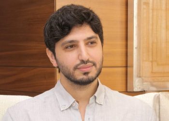 محمد شاكر يستقبل طفله الأول فضل