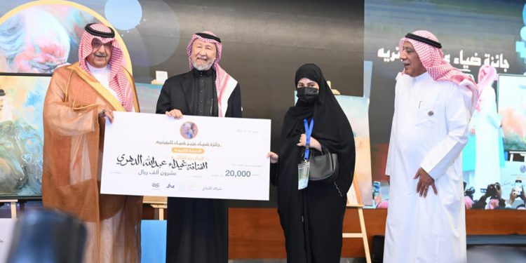 787 فناناً يشاركون في جائزة ضياء للبورتريه.. وتتويج عشرة فائزين في نسختها التاسعة 1 787 فناناً يشاركون في جائزة ضياء للبورتريه.. وتتويج عشرة فائزين في نسختها التاسعة