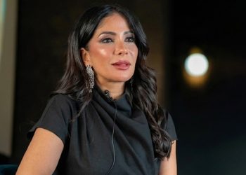 منى زكي تقاضي فتاة نشرت صوراً مسيئة لها