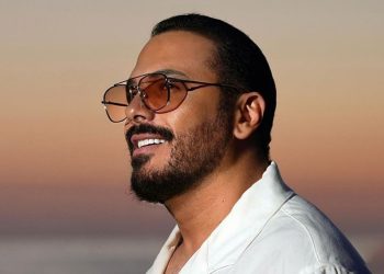 بعد 20 عام… جيل جديد يكتشف “خد حرير” ورامي عياش يعيد إطلاقها بنسخة جديدة