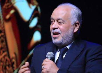 قانون يمنع الفنانين من توقيع عقود جديدة إلا بموافقة النقابة في مصر