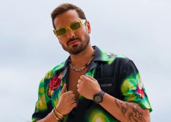 عزيز عبدو يطرح “لون الخمري”.. أغنية Latin Pop بإيقاع صيفي وكليب مصوّر في تركيا 2 عزيز عبدو يطرح “لون الخمري”.. أغنية Latin Pop بإيقاع صيفي وكليب مصوّر في تركيا