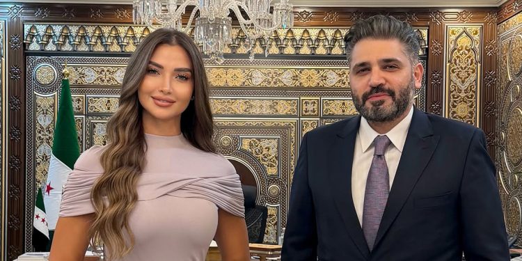 «نفحات الياسمين».. هدية سورية مميزة لهبة حيدري من قلب دمشق 1 «نفحات الياسمين».. هدية سورية مميزة لهبة حيدري من قلب دمشق