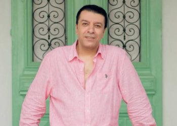 تفاصيل الحالة الصحية لنقيب الموسيقيين مصطفى كامل بعد سقوطه على صخرة