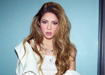 شاكيرا تتكفل ببناء 10 مدارس في كولومبيا بعد الزلزال