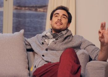 وفاة الممثل الفرنسي أرنو دينيس عن 43 عام بالموت الرحيم