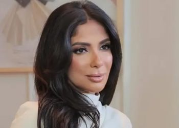 منى زكي تنتهي من تصوير مسلسلها الجديد طالع نازل