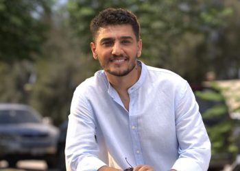 محمّد عسّاف يطرح أغنيته المُصوّرة الجديدة "عالهيلا" بروح الفولكور العربيّ