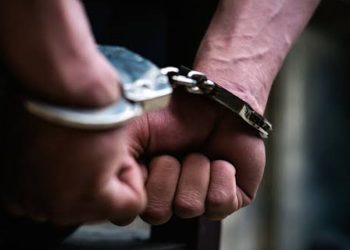 توقيف منظم حفلات بجرم الإتجار بالممنوعات وتصنيعها في منزله