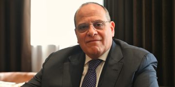 وفاة والدة المنتج صادق الصباح بعد اسابيع من وفاة زوجته